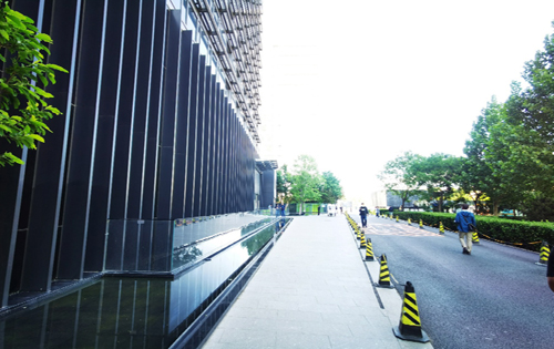 阿朵小镇中式合院正式交付；北国山水间的江南幽境即刻起航