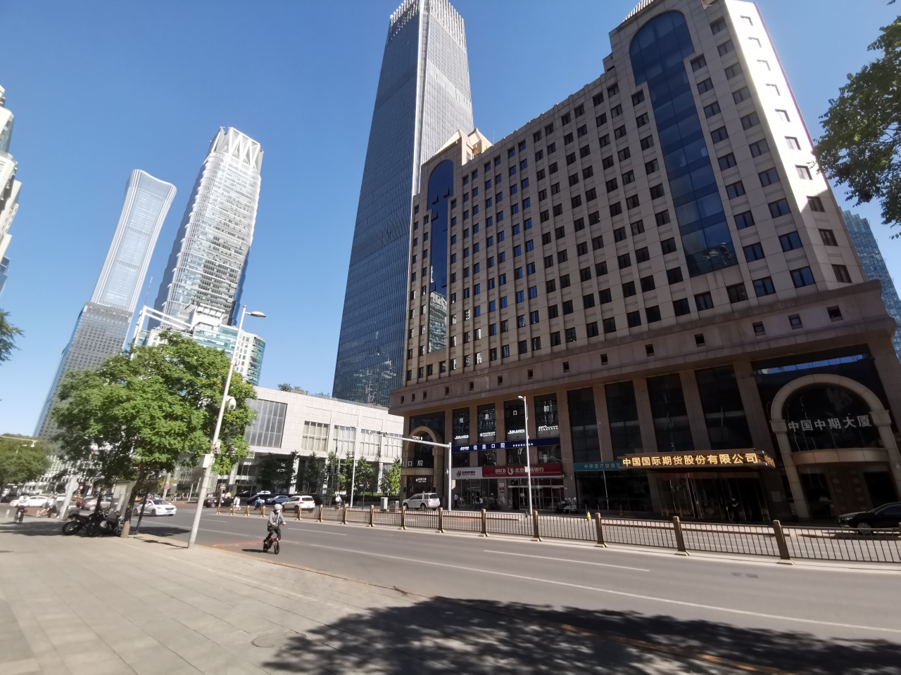 中期大厦实拍图2