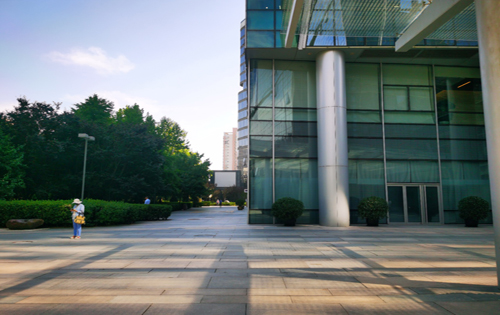  办公室租赁赛道细分，灵活办公空间受热捧