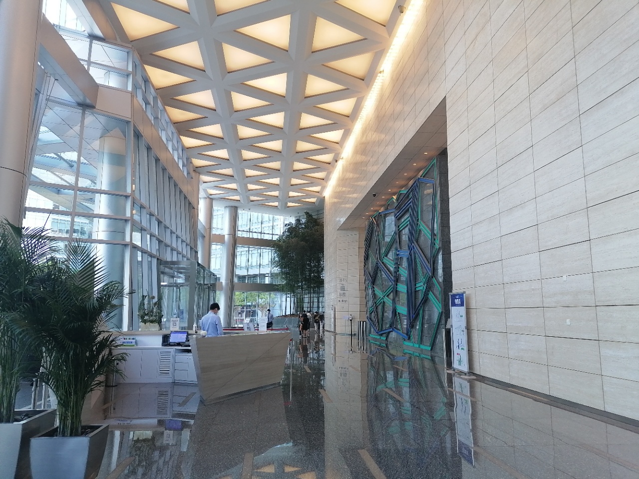 融科资讯中心大堂