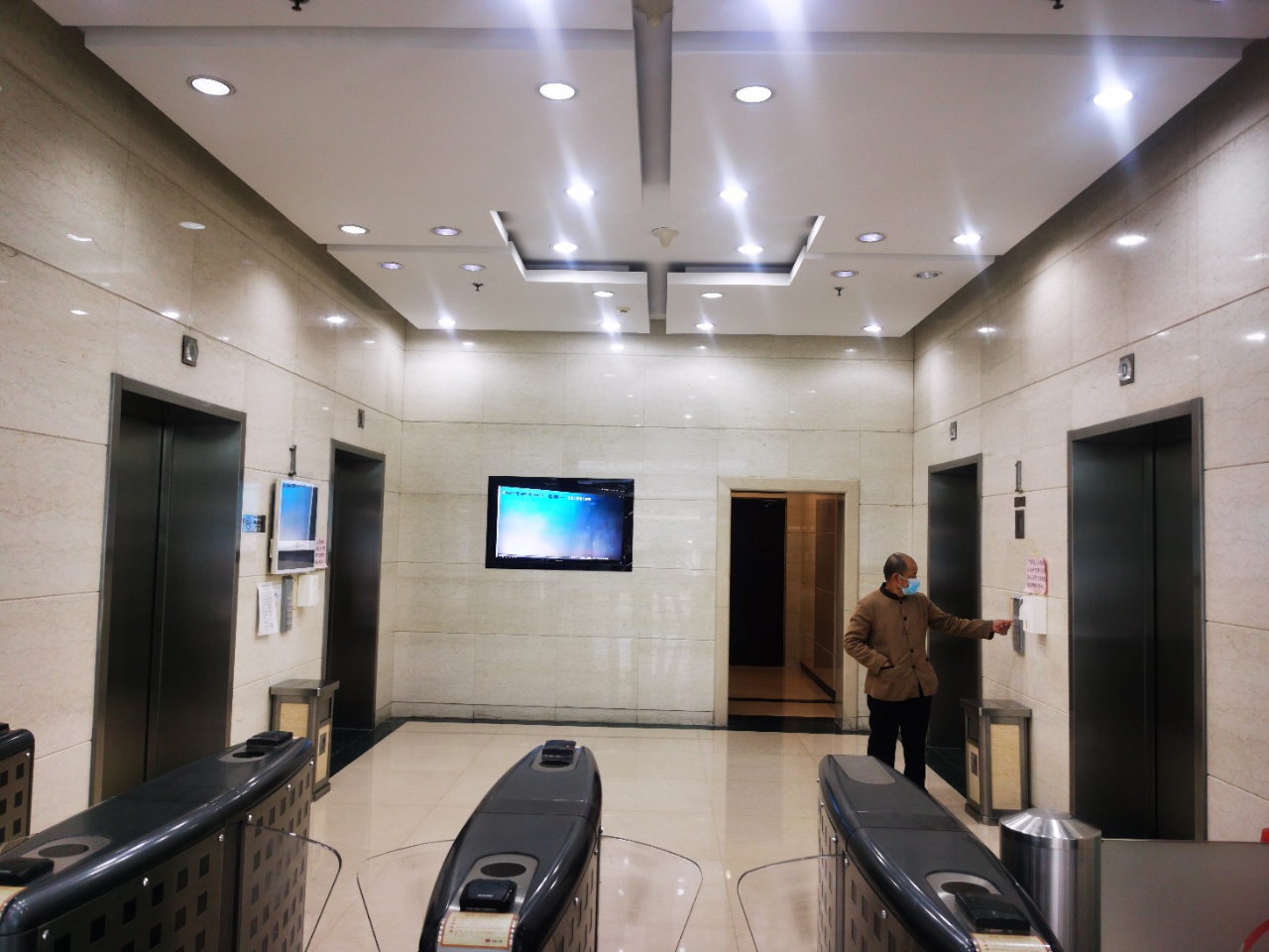 国润大厦实拍图3