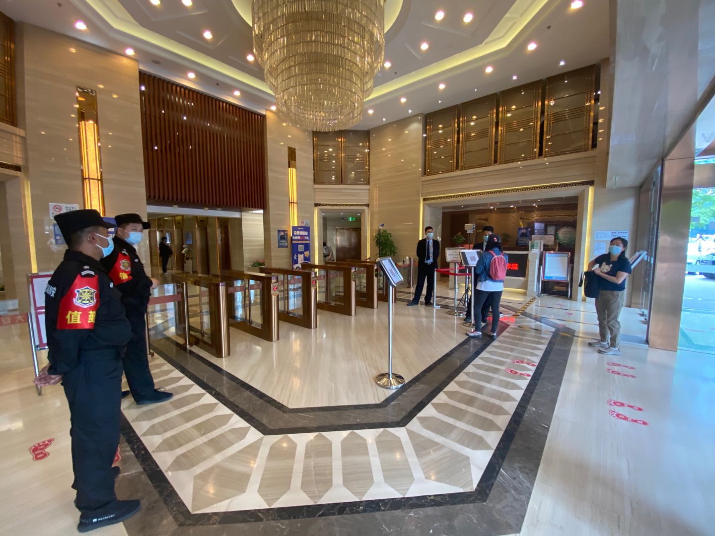 平安大厦实拍图2