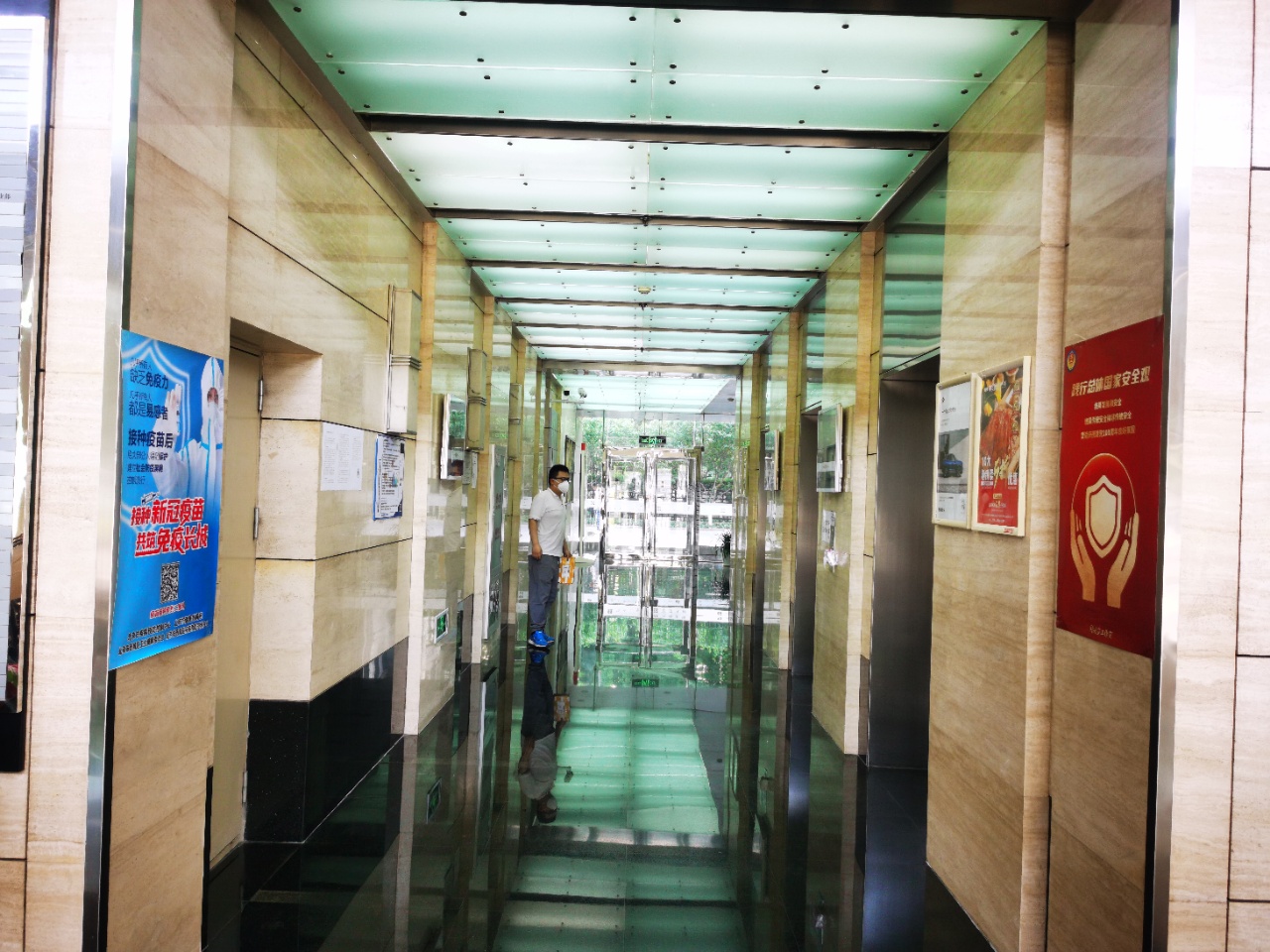 富卓大厦实拍图3