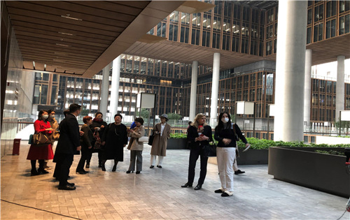 亚洲金融大厦架起国际友谊之桥，同心共度国际劳动妇女节