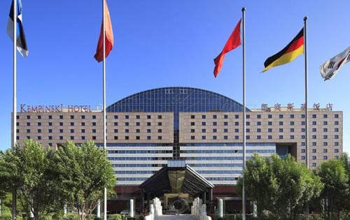 燕莎中心周边环境实拍图3